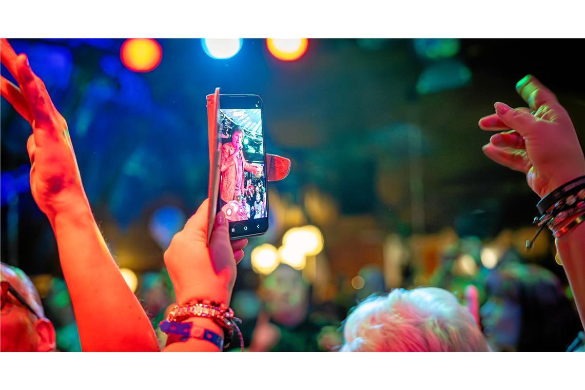 Jubiläumskonzert mit Olaf dem Flipper, der Schlager-Ikone mit Herz, im Sonnenhof...