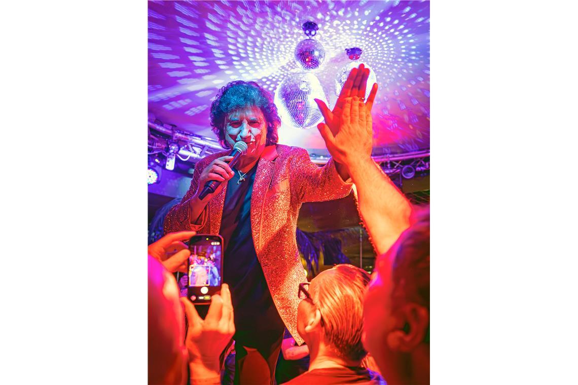 Jubiläumskonzert mit Olaf dem Flipper, der Schlager-Ikone mit Herz, im Sonnenhof...