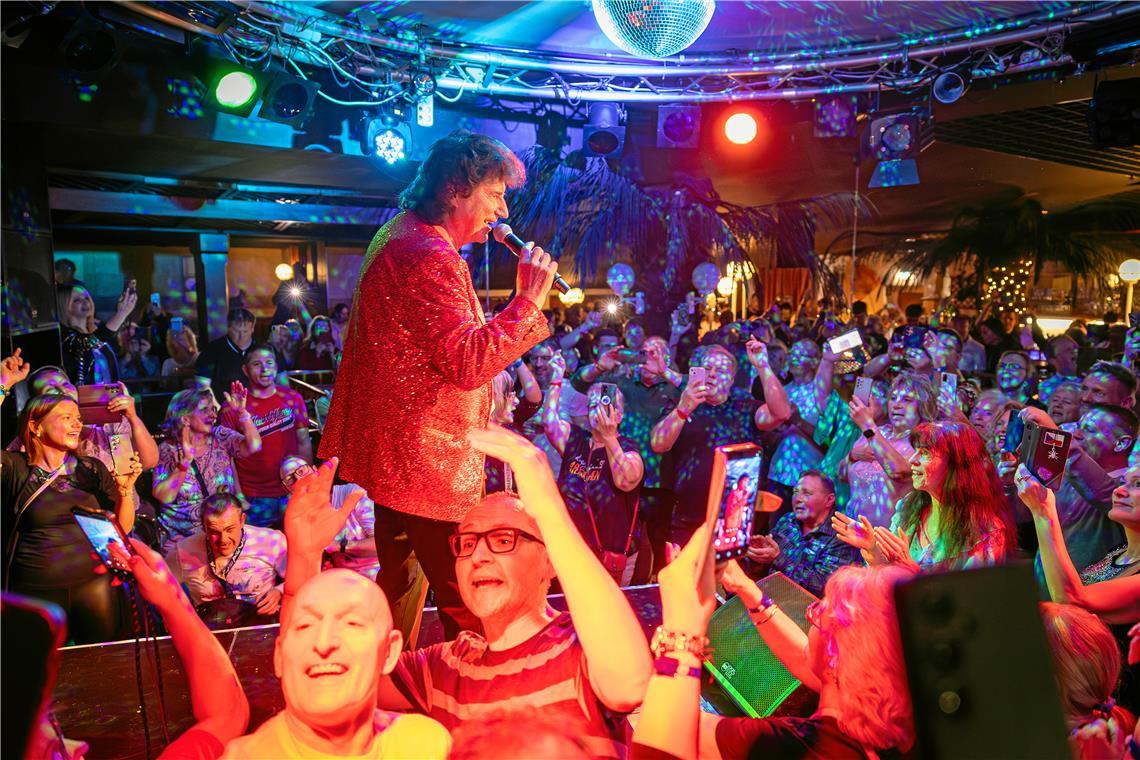 Jubiläumskonzert mit Olaf dem Flipper, der Schlager-Ikone mit Herz, im Sonnenhof...