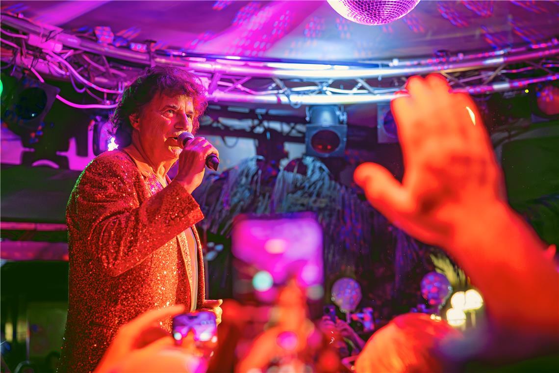 Jubiläumskonzert mit Olaf dem Flipper, der Schlager-Ikone mit Herz, im Sonnenhof...