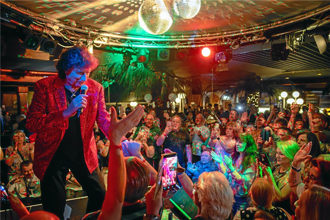 Jubiläumskonzert mit Olaf dem Flipper, der Schlager-Ikone mit Herz, im Sonnenhof...