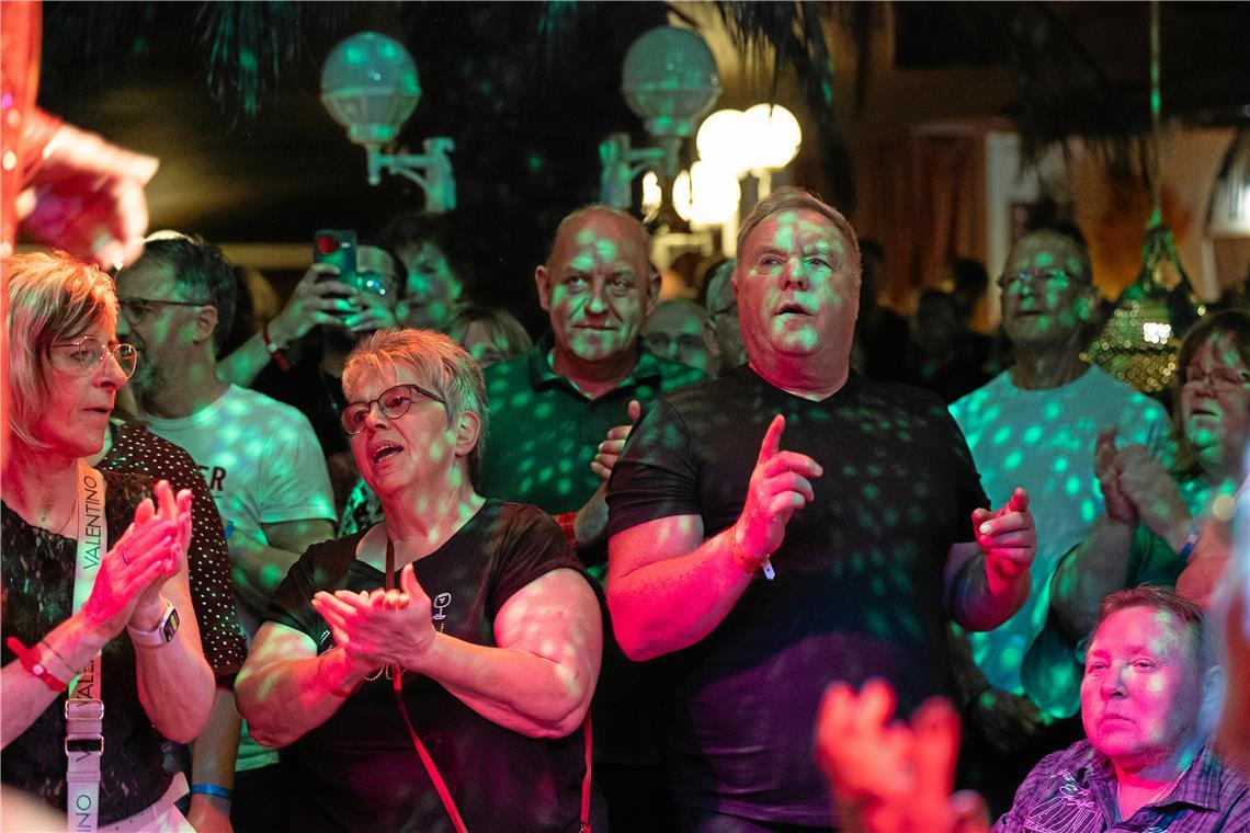 Jubiläumskonzert mit Olaf dem Flipper, der Schlager-Ikone mit Herz, im Sonnenhof...