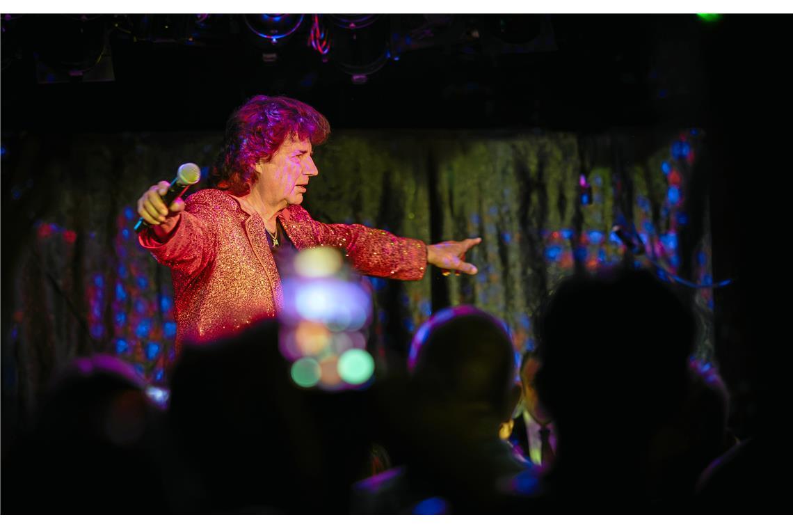 Jubiläumskonzert mit Olaf dem Flipper, der Schlager-Ikone mit Herz, im Sonnenhof...