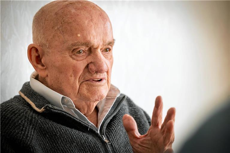 Jubilar Wilhelm Heiser hat in Weissach eine neue Heimat gefunden. Den heutigen Tag möchte er ganz bewusst genießen. Foto: Alexander Becher