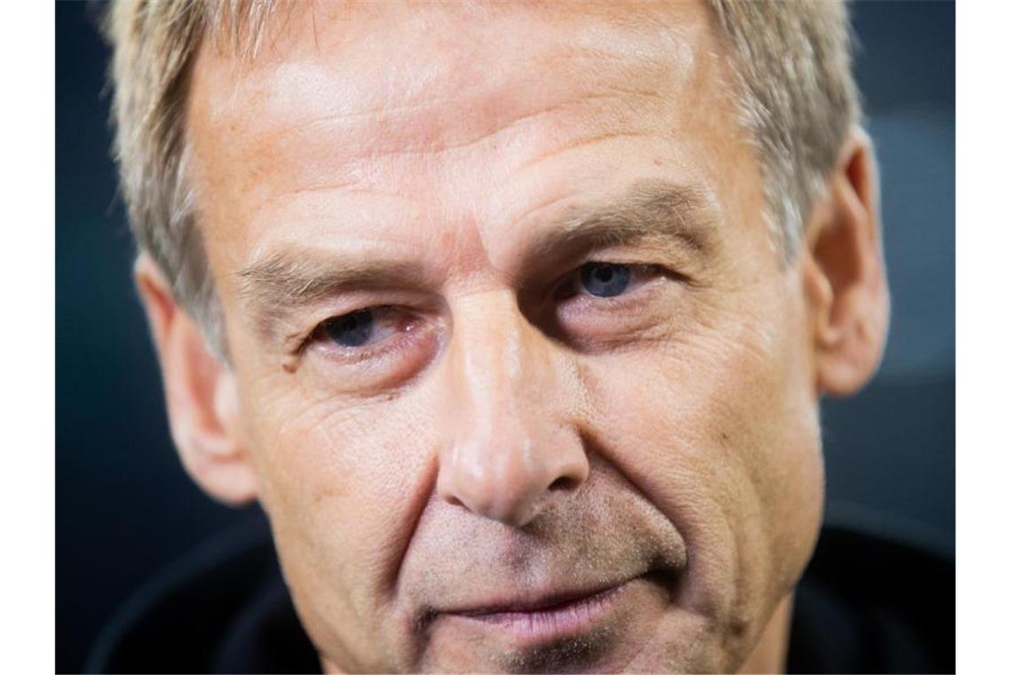 Jürgen Klinsmann stellte sein Amt als Trainer von Hertha BSC zur Verfügung. Foto: Rolf Vennenbernd/dpa