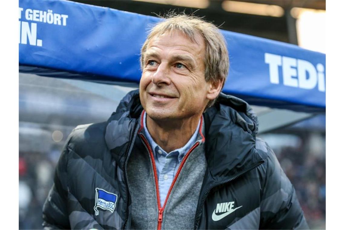 Jürgen Klinsmann will Hertha BSC mittelfristig in den Europapokal führen. Foto: Andreas Gora/dpa