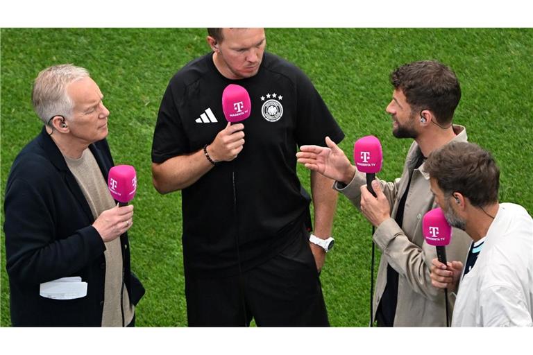 Jürgen Klopp (r) und Thomas Müller reagieren auf ihre Aussagen gegenüber Julian Nagelsmann.