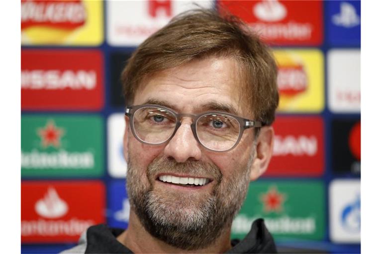 Jürgen Klopp schaut während der Corona-Auszeit neidvoll auf die Trainings-Möglichkeiten in Deutschland. Foto: Martin Rickett/PA Wire/dpa