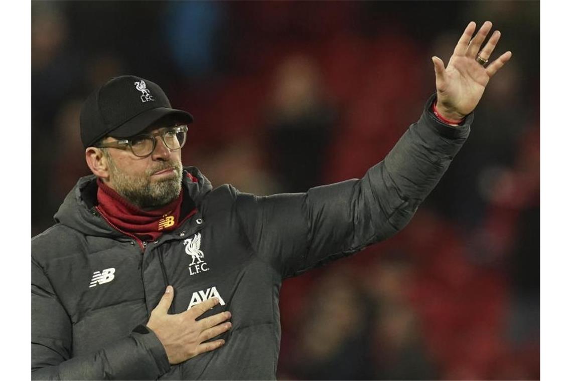 Jürgen Klopp und der FC Liverpool haben sich bei allen Helfer im Gesundheitswesen bedankt. Foto: Jon Super/AP/dpa