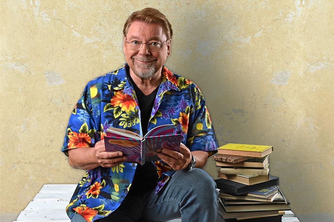 Jürgen von der Lippe sieht man im Fernsehen meist mit Hawaiihemd. Foto: André Kowalski