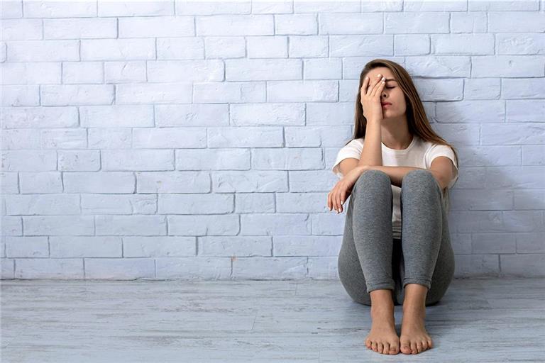 Jugendliche kämpfen mit vielen verschiedenen Problemlagen, das ist auch in der Schulsozialarbeit Thema. Symbolfoto: Adobe Stock/Prostock-studio