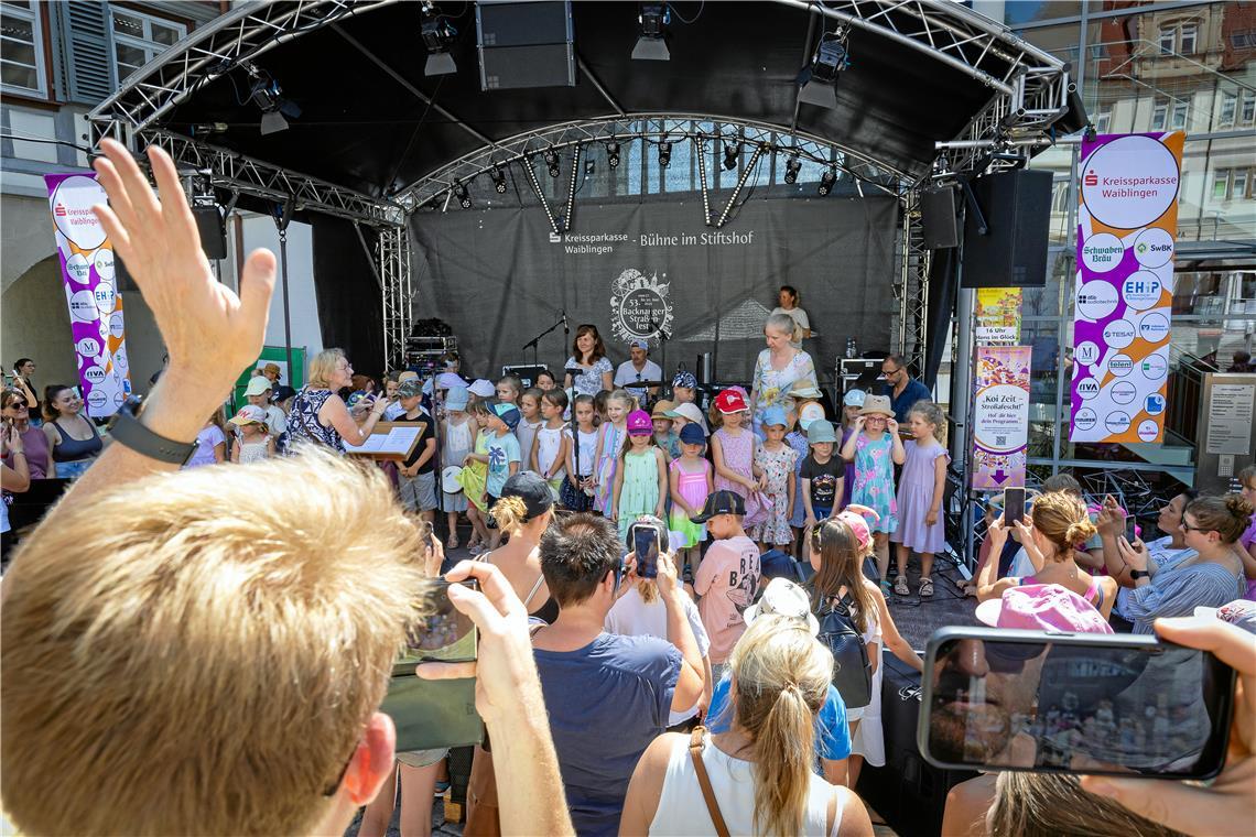 Jugendmusik- und Kunstschultag im Stiftshof.