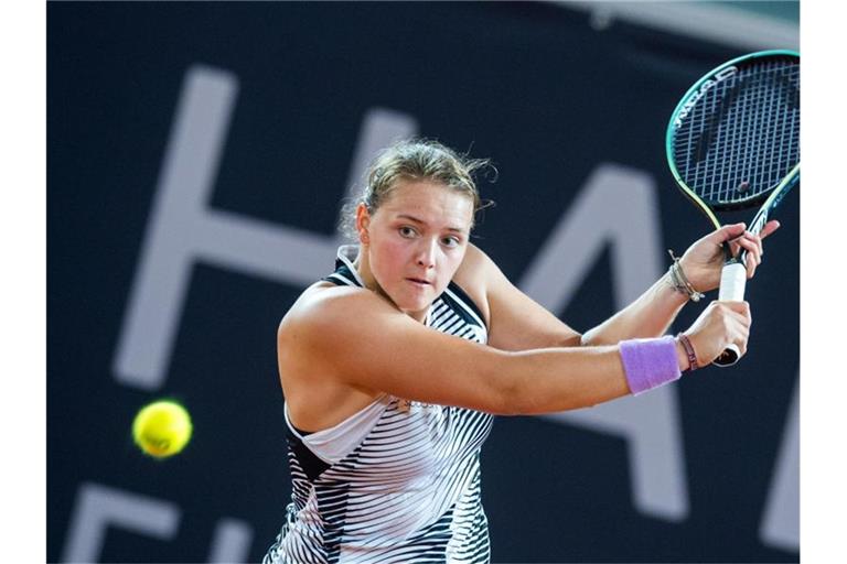 Jule Niemeier ist zum ersten Mal beim Billie Jean King Cup, dem einstigen Fed Cup, dabei. Foto: Daniel Bockwoldt/dpa