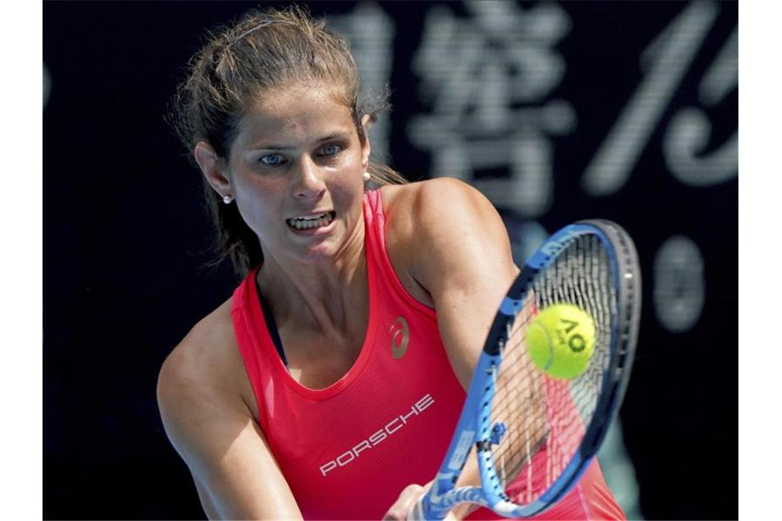 Görges souverän weiter - Schlaflose Nacht für Kohlschreiber Julia Görges zieht souverän in die dritte Runde der Australian Open ein. Foto: Lee Jin-Man/AP/dpa