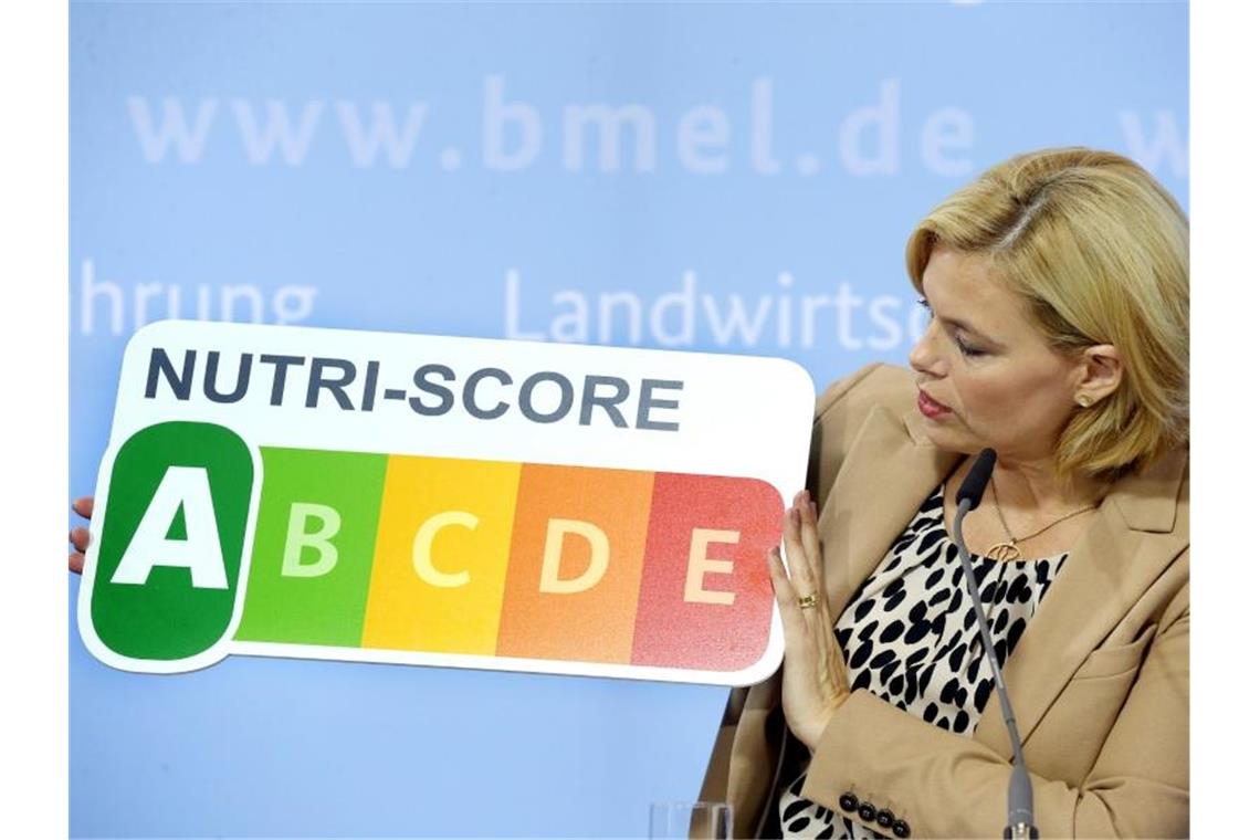 Julia Klöckner (CDU), Bundesernährungsministerin, stellt während einer Pressekonferenz in ihrem Ministerium das neue Nährwertkennzeichen „Nutri-Score“ vor. Foto: Wolfgang Kumm/dpa