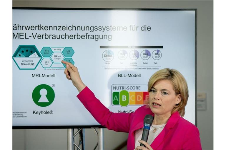 Julia Klöckner (CDU), Bundesministerin für Ernährung und Landwirtschaft, stellt ihr Konzept einer geplanten Verbraucherumfrage über neue „Nährwert-Logos“ vor. Foto: Kay Nietfeld