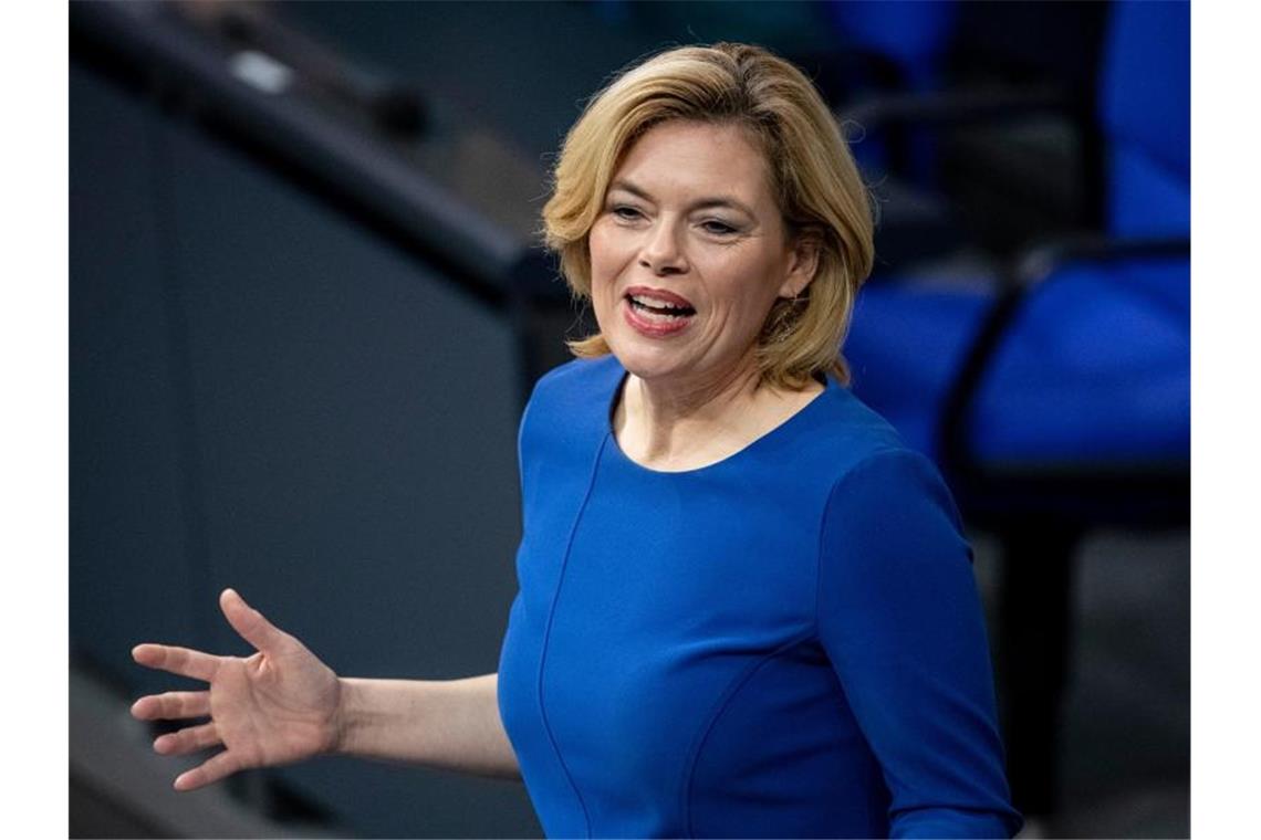 Schnäppchenkultur bei Lebensmitteln am Pranger Julia Klöckner kritisierte die Preispolitik der Supermärkte. Foto: Fabian Sommer/dpa