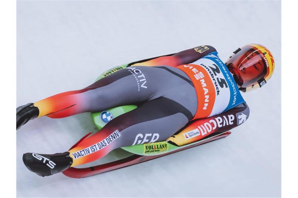 Perfekter WM-Auftakt für deutsche Rodler Julia Taubitz rast durch den Eiskanal. Foto: Expa/Jfk/APA/dpa