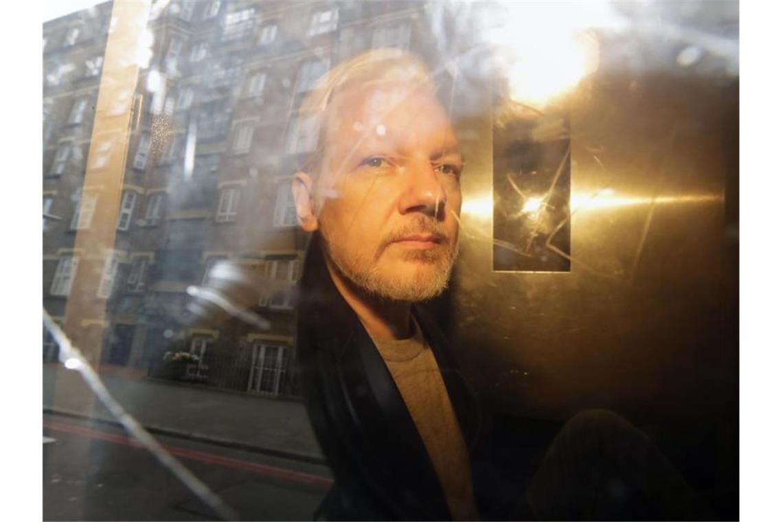 Julian Assange nach einem Gerichtstermin in London am 1. Mai. Foto: Matt Dunham/AP