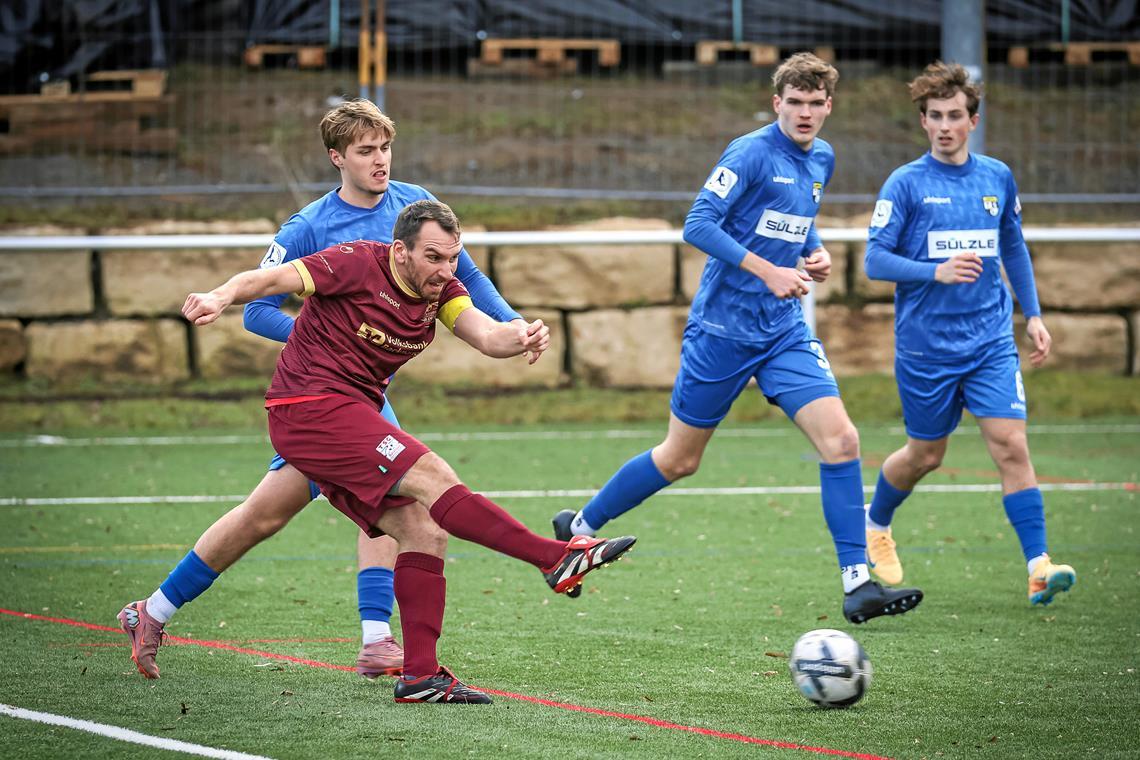 Julian Geldner (beim Schuss) hat das erste der drei TSG-Tore erzielt. Foto: Alexander Becher