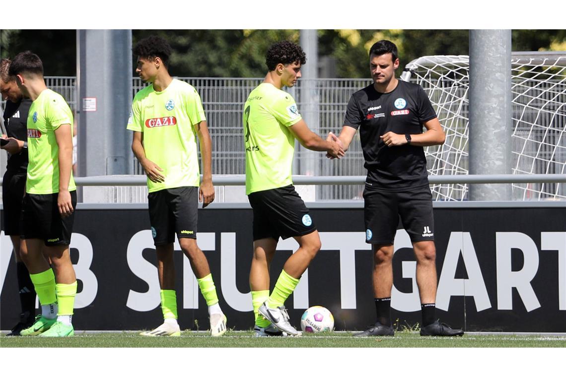 Auf der Zielgeraden: Julian Leist löst Julian Schieber ab Julian Leist (re.) wird nur noch bis zum Saisonende als U-19-Co-Trainer tätig sein.