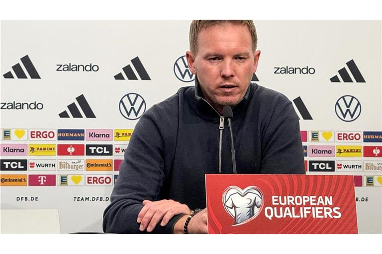 Julian Nagelsmann spricht bei der Pressekonferenz in Luxemburg.