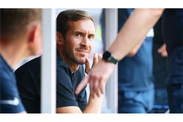 Julian Schuster hat auf der Trainerbank des SC Freiburg den  Kultcoach Christian Streich beerbt – mit großem Erfolg.