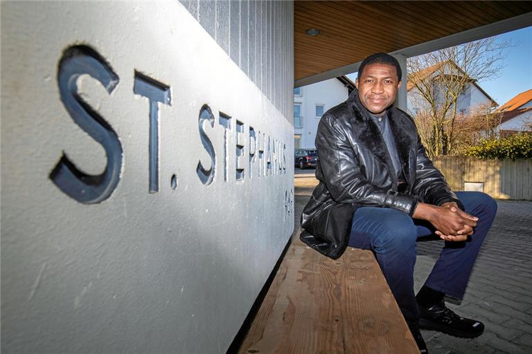 Julius Ekwueme kennt die Belange der Seelsorgeeinheit Oppenweiler/Kirchberg an der Murr bereits seit Jahren. Foto: A. Becher