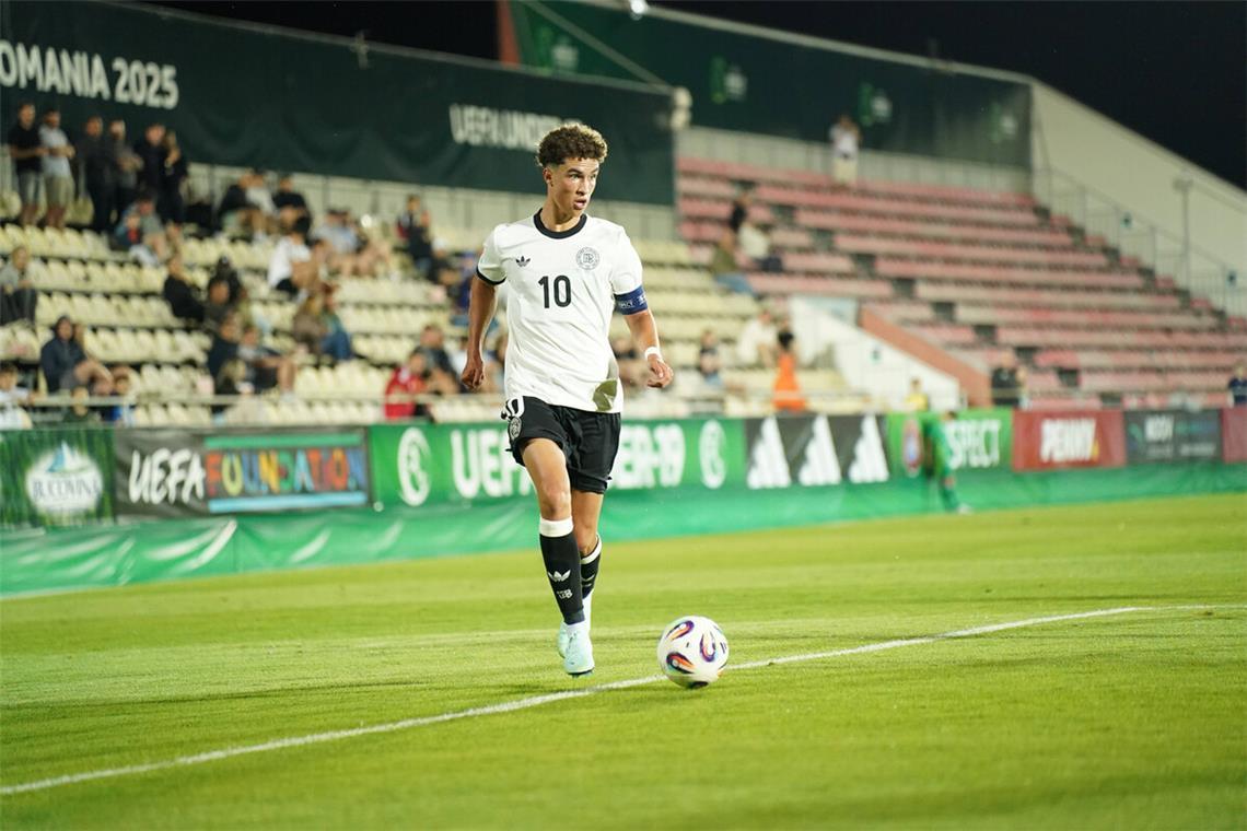 Noah Darvich – der VfB angelt sich ein Megatalent Jungtalent Noah Darvich ist eine Zukunftsinvestition des VfB.
Foto: imago/Alexandra Fechete