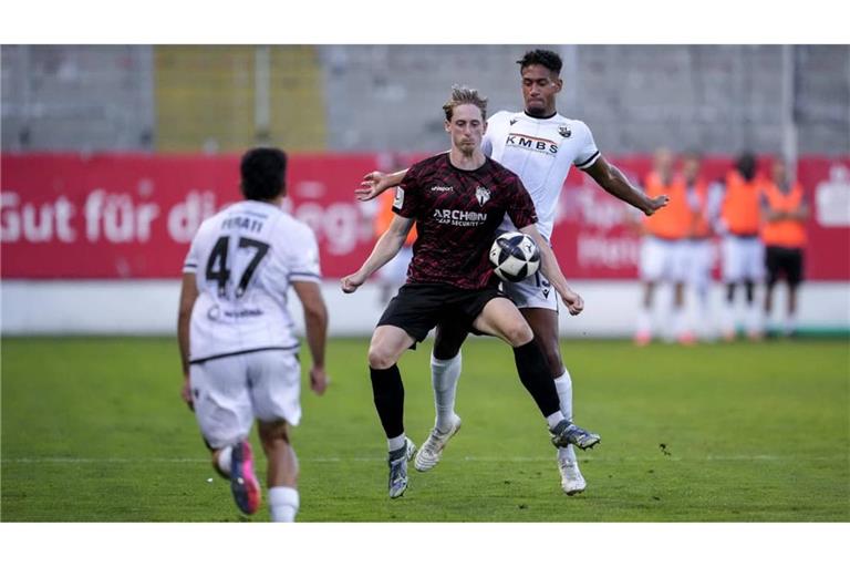 Justin Steinkötter sorgte mit seinem Ausgleichstor zum 2:2 gegen den TSV Steinbach Haiger für die Tabellenführung des SGV Heilbronn-Freiberg.