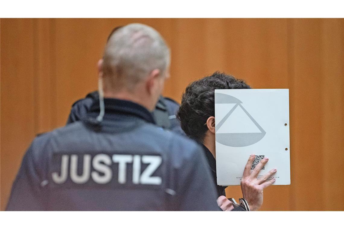 Neurochirurg kämpfte um das Leben des Polizisten Rouven Laur Justizwachtmeister bewachen den mutmaßlichen Terroristen Sulaiman A. im Stuttgarter Oberlandesgericht: führen Spuren nach Moskau?