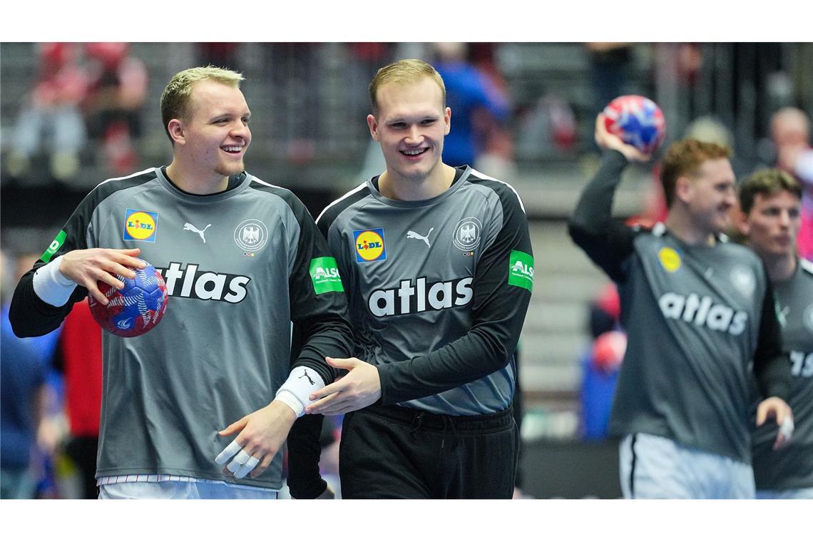 Knorr beim Arzt, Semper weg: Handballer mit großen WM-Sorgen Justus Fischer (l) und David Späth sorgten auch beim Teamabend für gute Stimmung.