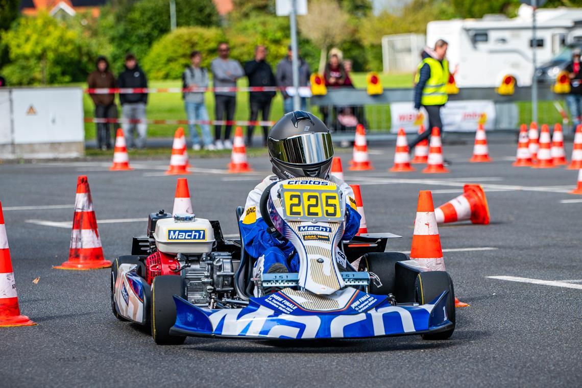 Winterschlaf gibt es nur für die Karts Kaan Cura hat für den MSC Backnang den Titel bei den südwestdeutschen Meisterschaften in der Altersklasse K2 geholt. Fotos: privat