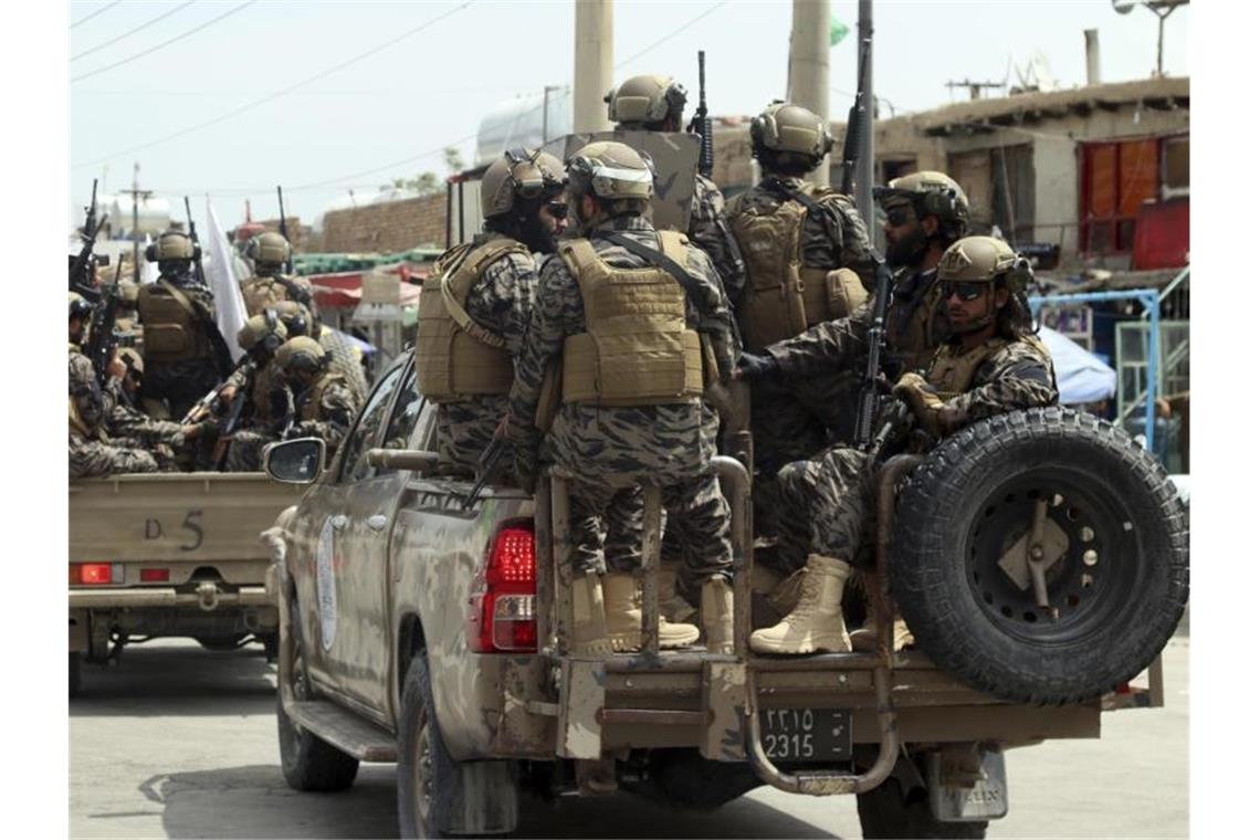 Kämpfer der Spezialeinheit der Taliban treffen nach dem Abzug der US-Truppen auf dem Flughafen Kabul ein. Foto: AP/dpa