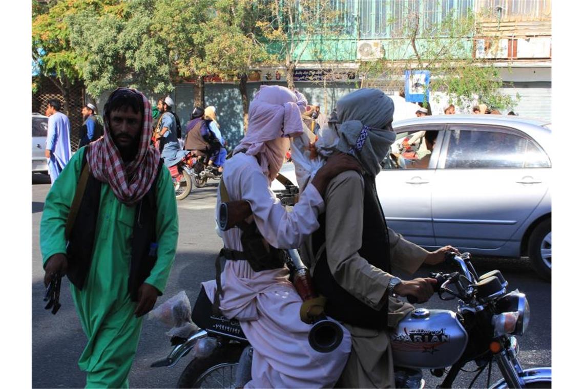 Großstadt Masar-i-Scharif fällt in die Hände der Taliban