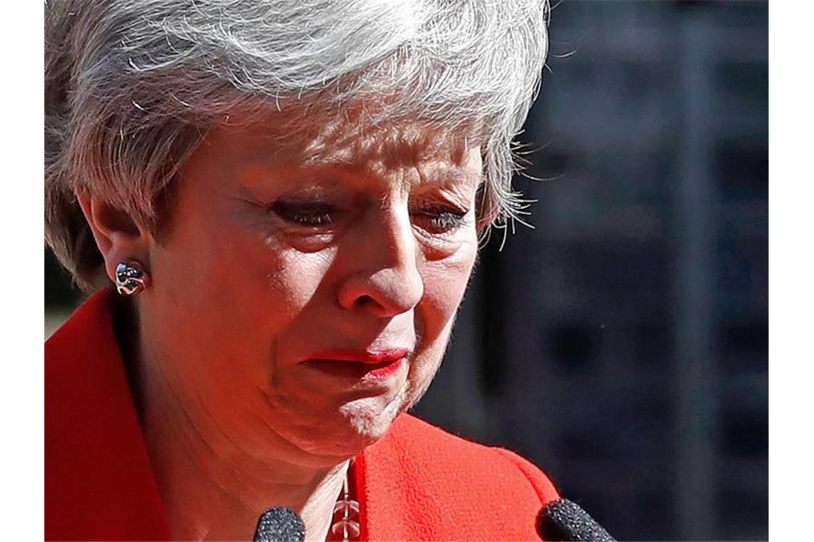 Kämpft mit den Tränen: Theresa May verkündet sichtlich bewegt ihren Rücktritt am 7. Juni. Foto: Alastair Grant/AP