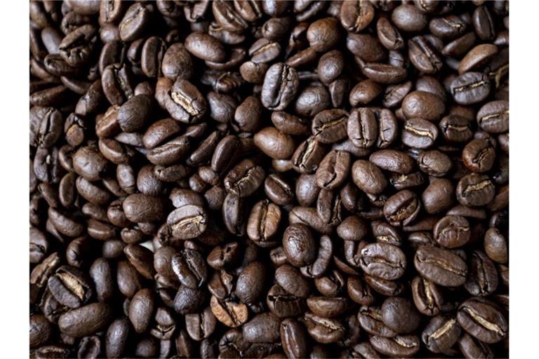 Kaffee ist der Deutschen liebstes Getränk - der Pro-Kopf-Verbrauch lag 2020 bei durchschnittlich 168 Litern. Foto: Fabian Sommer/dpa