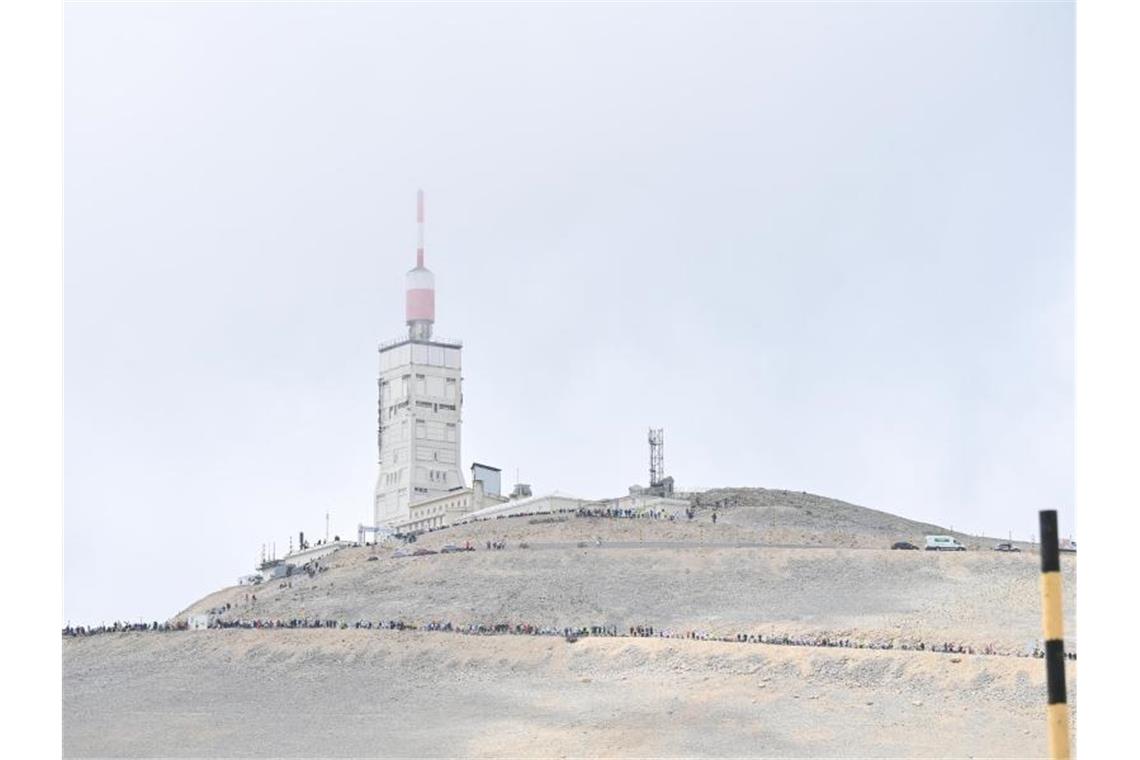 Van Aert gewinnt Ventoux-Etappe der Tour de France „Kahler Riese“: Zweimal musste der Mont Ventoux auf der 11. Etappe überquert werden. Foto: David Stockman/BELGA/dpa