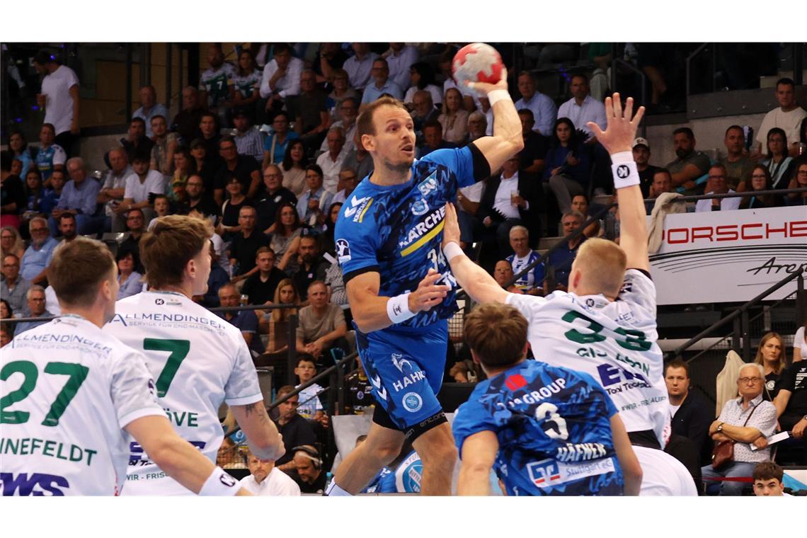 Kai Häfner spielt bisher eine persönlich starke Saison im Dress des TVB Stuttgart und glänzt auch als Siebenmeterschütze.