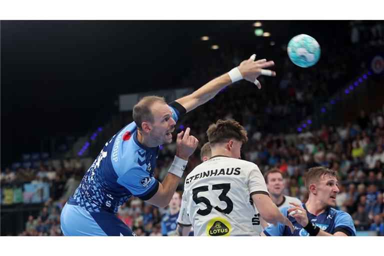 Kai Häfner war gleich im ersten Saisonspiel wieder bester Werfer des TVB Stuttgart, verwarf aber auch drei Siebenmeter.