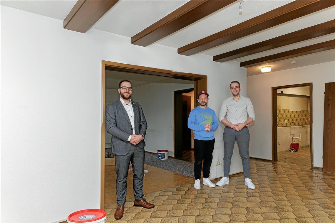 Kai-Uwe Ernst, Lukas Euchner und Daniel Sattler (von links) in den Räumen des neuen Jugendtreffs in Lippoldsweiler. Fotos: Jörg Fiedler