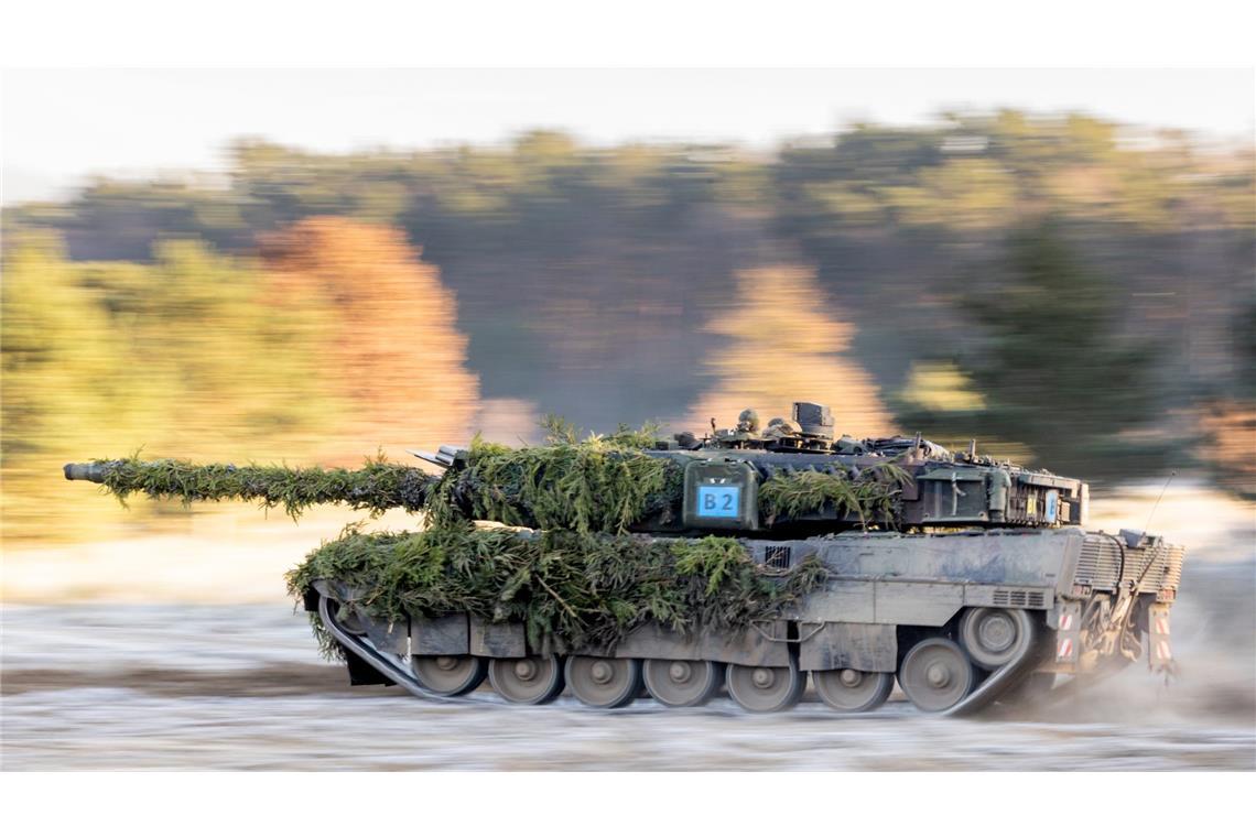 Kampfpanzer Leopard 2 der Bundeswehr: Auch Deutschland steigert seine Militärausgaben.