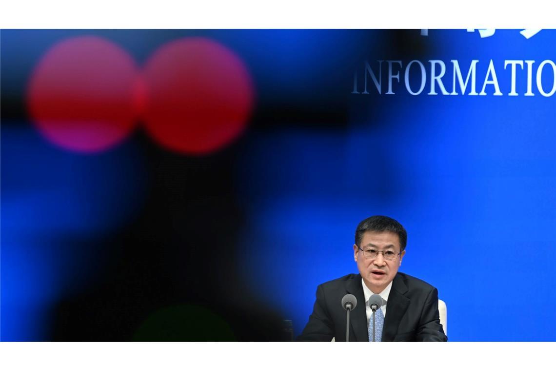 Kang Yi, der Direktor des Pekinger Statistikbüros, präsentiert die neuen Wachstumszahlen.