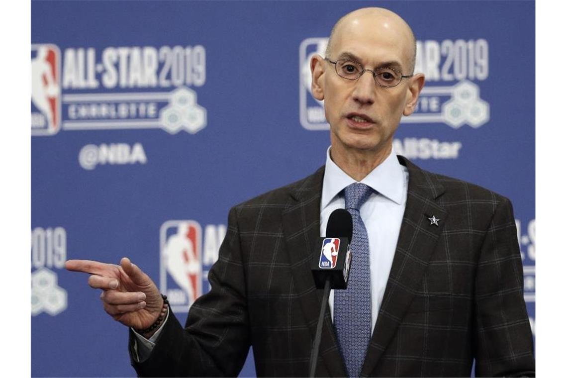 Wo der US-Sport in der Corona-Krise steht Kann derzeit keine Aussage zur Länge der Zwangskpause in der NBA machen: Adam Silver. Foto: Gerry Broome/AP/dpa