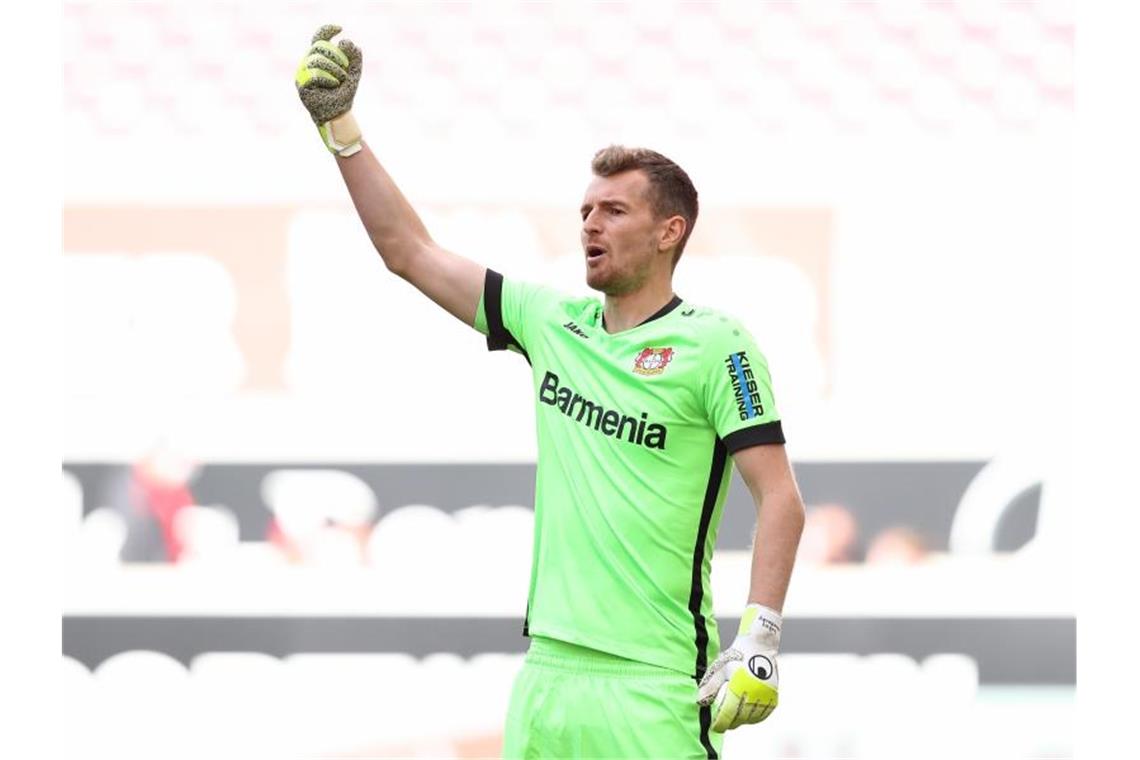 Das sportliche Jahr 2020 in Zitaten Kann die EM-Verschiebung gut verschmerzen: Leverkusens finnischer Nationalkeeper Lukas Hradecky. Foto: Tom Weller/dpa