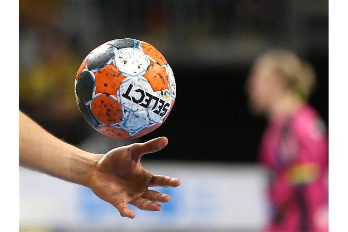 Kann die Handball-Bundesliga mit Zuschauern starten?. Foto: Michael Deines/dpa