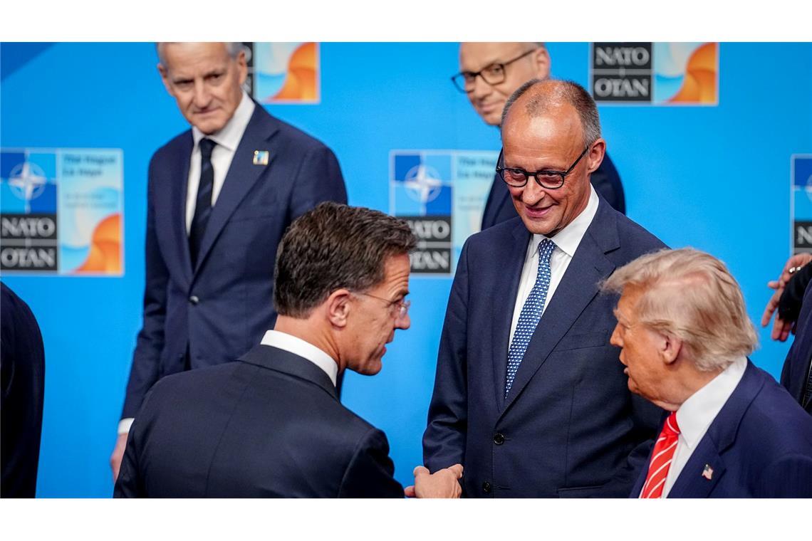 Nato folgt Trump: Fünf-Prozent-Ziel beschlossen Kanzler Friedrich Merz betonte beim Gipfel, dass Deutschland nicht für Donald Trump aufrüstet.