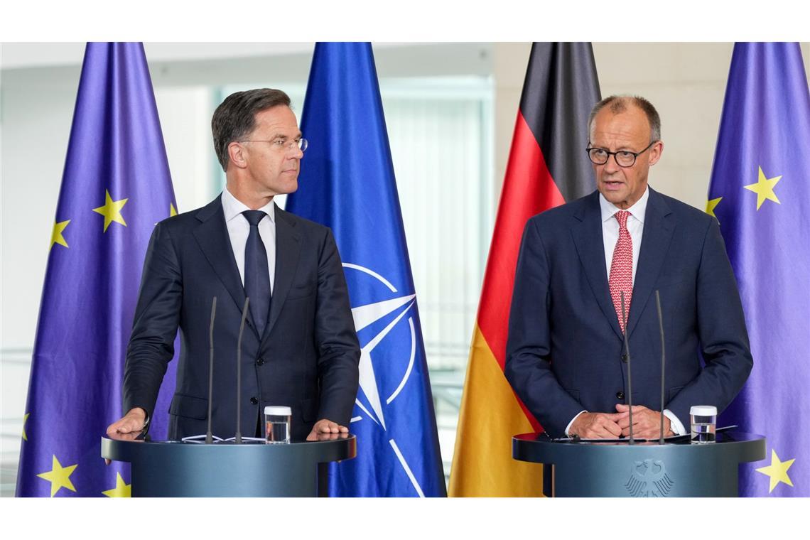 Merz: Chinas Lasereinsatz gegen Flugzeug inakzeptabel Kanzler Friedrich Merz (CDU) und Nato-Generalsekretär Mark Rutte treffen sich in Berlin zum 70. Jubiläum der Nato-Mitgliedschaft Deutschlands. Es geht auch um einen aktuellen Zwischenfall mit China.