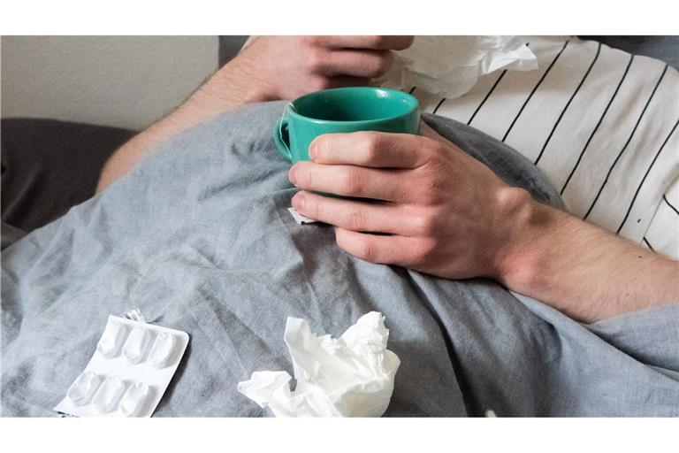 Kanzler Merz hat einen hohen Krankenstand kritisiert - Gewerkschaften mahnen. (Archivbild)