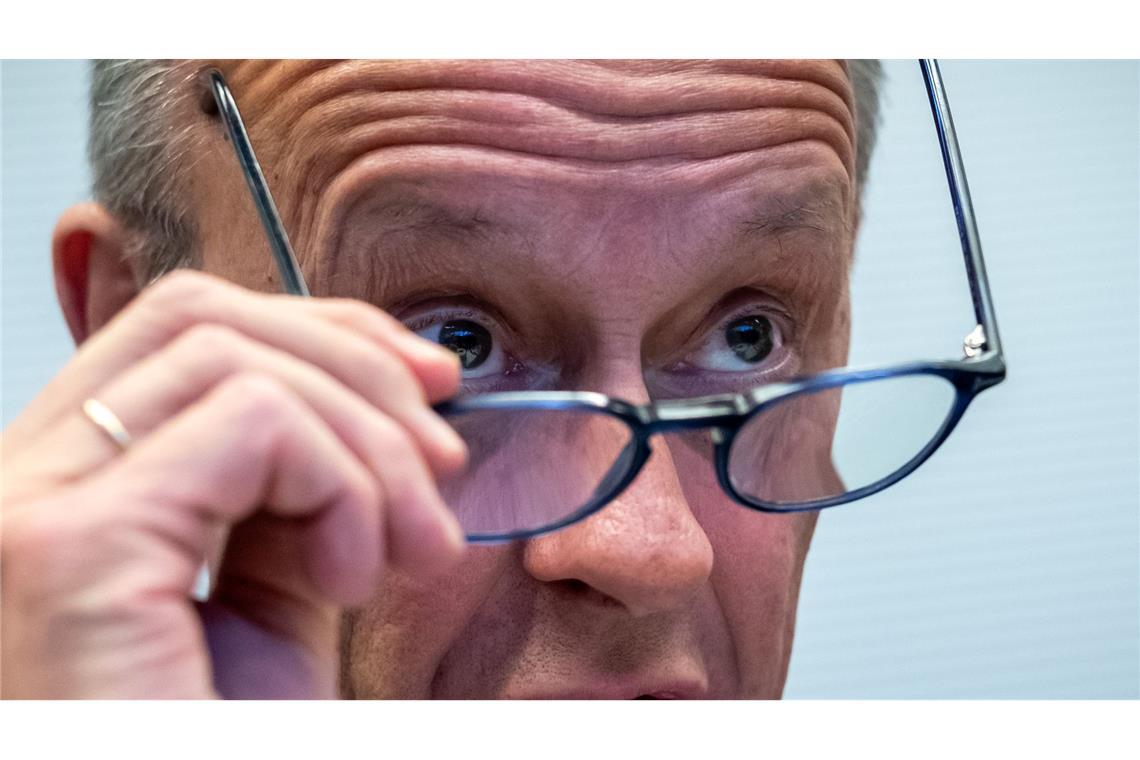 Kanzler Merz warnte in der Fraktionssitzung vor einer Destabilisierung Deutschlands und Europas, wenn die Koalition keine eigene Mehrheit für das Renten-Gesetz zustande bringt.